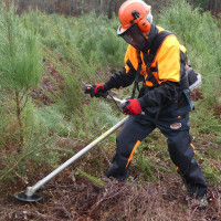 Husqvarna Brushcutting and Trimming Trousers Technical  image 3